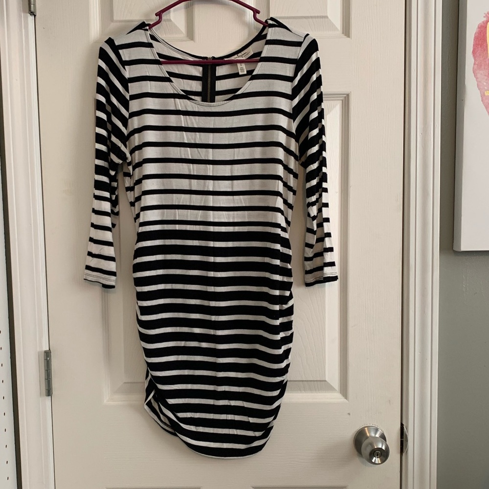 Jessica Simpson’s Maternity Dress